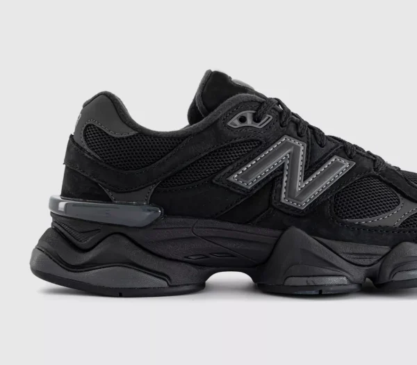 Black2 New Balance 9060 Trainers Black